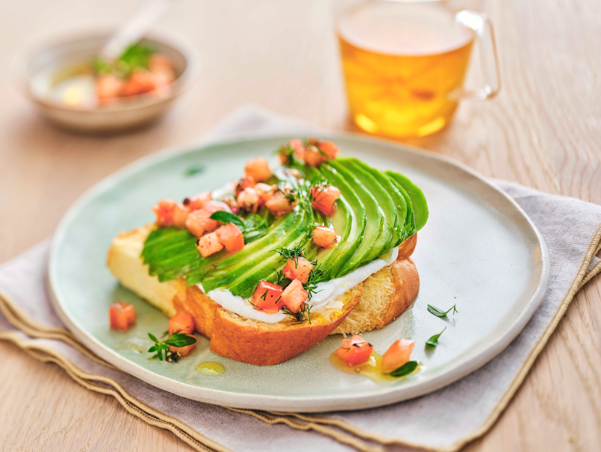 BRIOCHE-TRESSÉE-TOAST-AVOCAT-BD